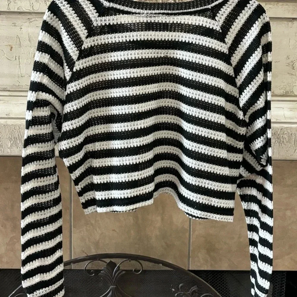 Black and White Striped Lightweight Cropped Sweater Size XS